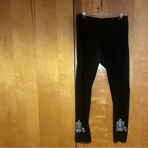 The Pyramid Collection Large Black Leggings with White Floral Accents